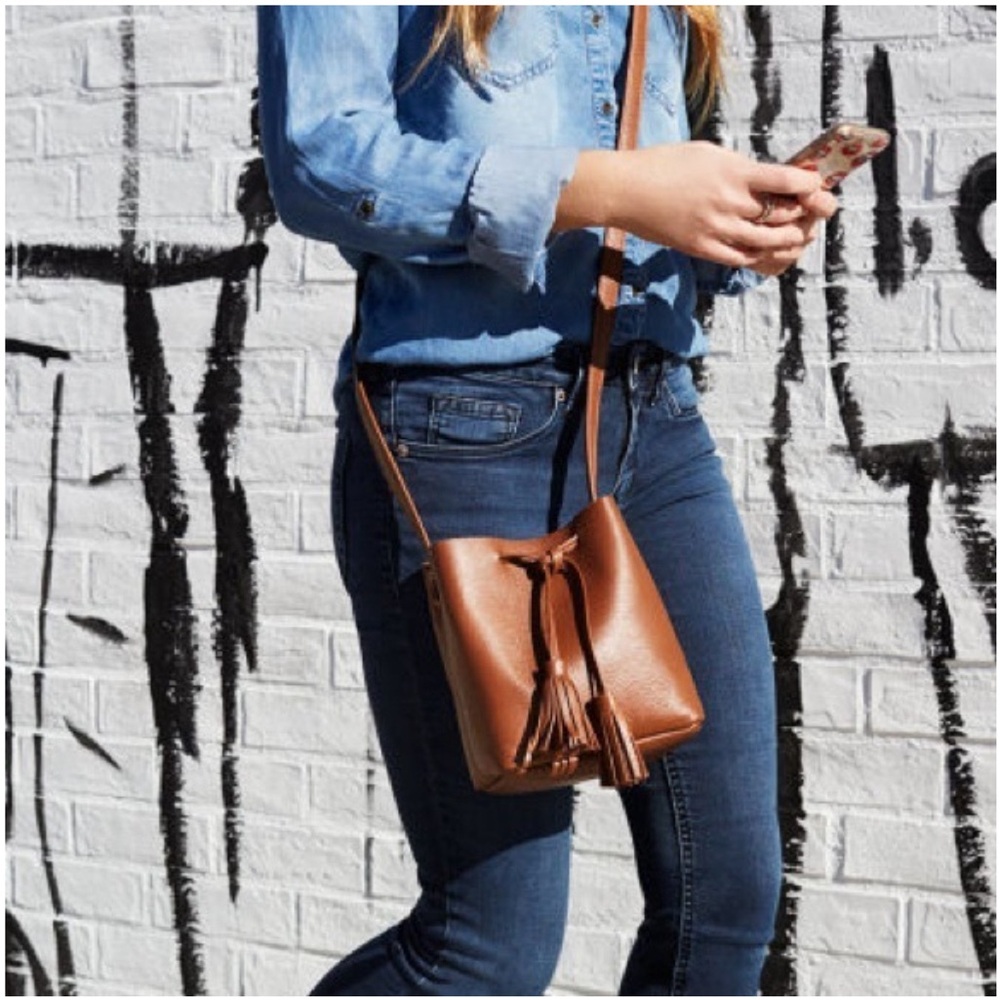 Shaffer LA Greta Leather Drawstring Bucket Bag - Picture 4 of 11